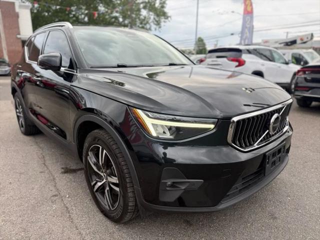 2023 Volvo XC40 B5 Plus Bright Theme