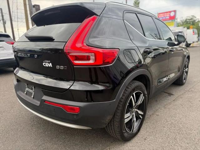 2023 Volvo XC40 B5 Plus Bright Theme