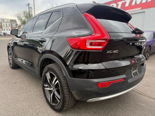 2023 Volvo XC40 B5 Plus Bright Theme