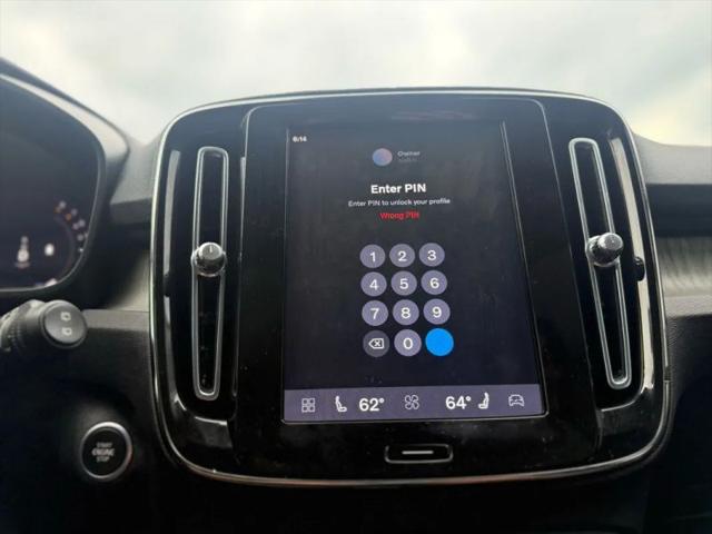 2023 Volvo XC40 B5 Plus Bright Theme