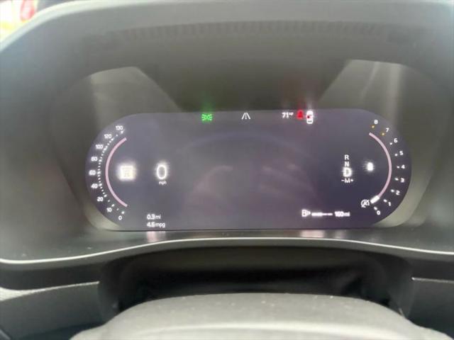 2023 Volvo XC40 B5 Plus Bright Theme