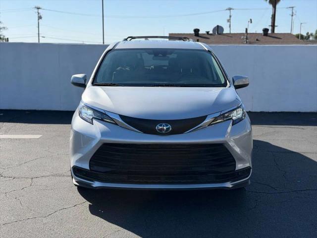 2022 Toyota Sienna LE