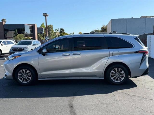 2022 Toyota Sienna LE