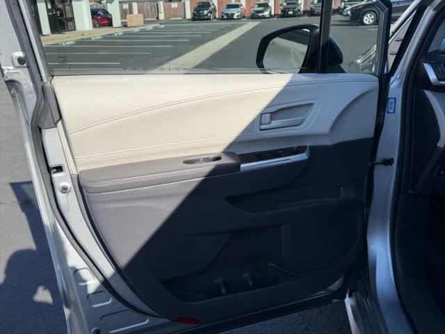 2022 Toyota Sienna LE