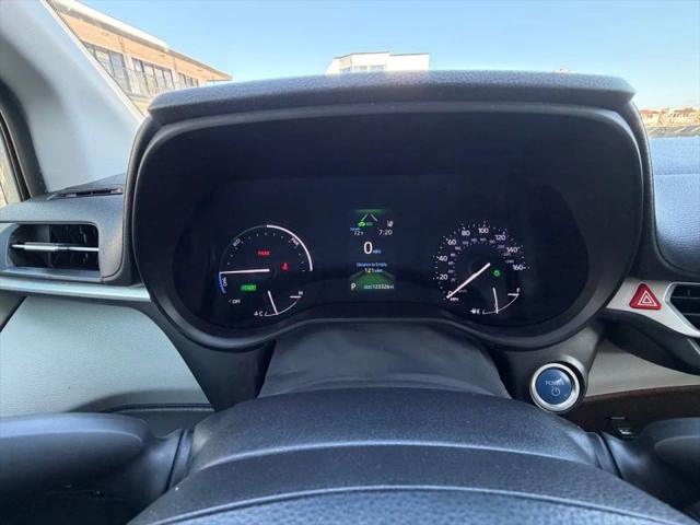2022 Toyota Sienna LE