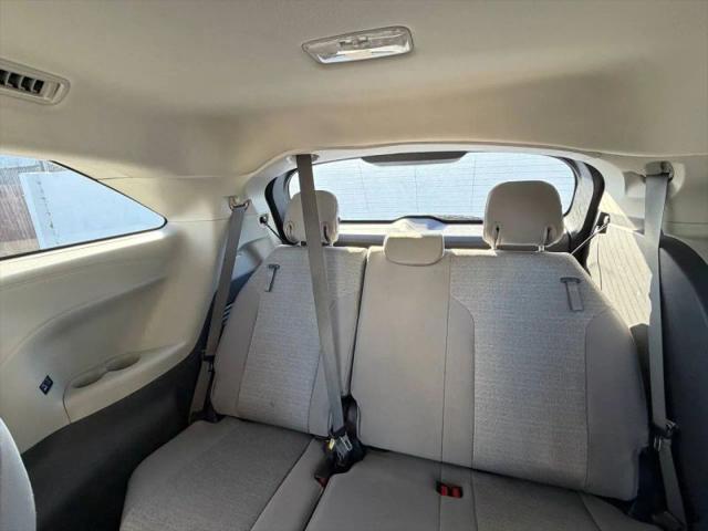 2022 Toyota Sienna LE