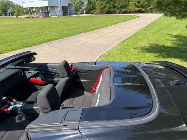 2022 Chevrolet Camaro RWD Convertible 1LT