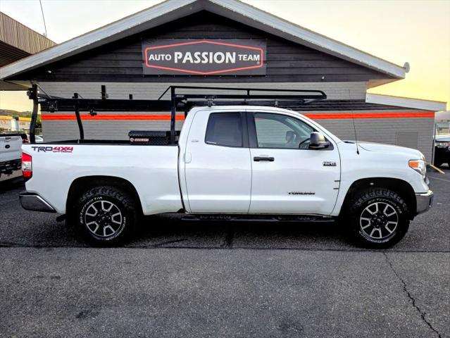 2017 Toyota Tundra SR5 5.7L V8