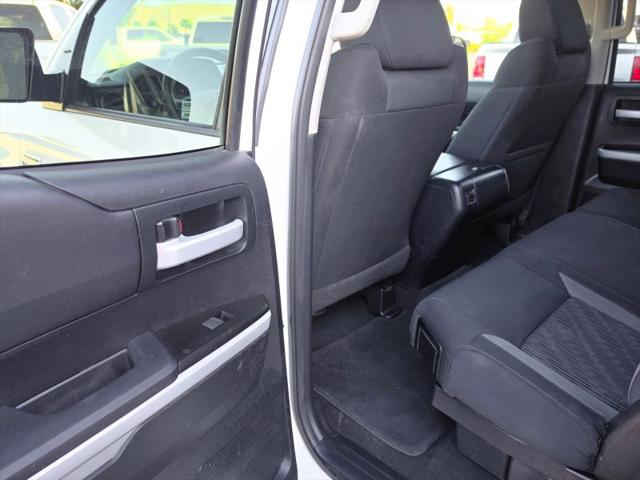 2017 Toyota Tundra SR5 5.7L V8