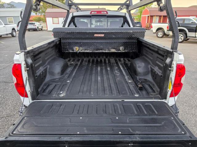 2017 Toyota Tundra SR5 5.7L V8