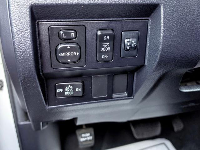 2017 Toyota Tundra SR5 5.7L V8