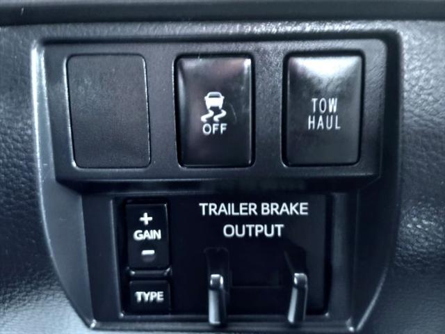 2017 Toyota Tundra SR5 5.7L V8