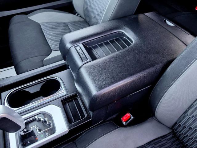 2017 Toyota Tundra SR5 5.7L V8