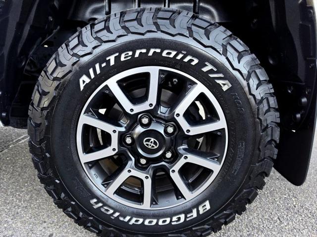 2017 Toyota Tundra SR5 5.7L V8