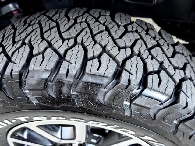 2017 Toyota Tundra SR5 5.7L V8