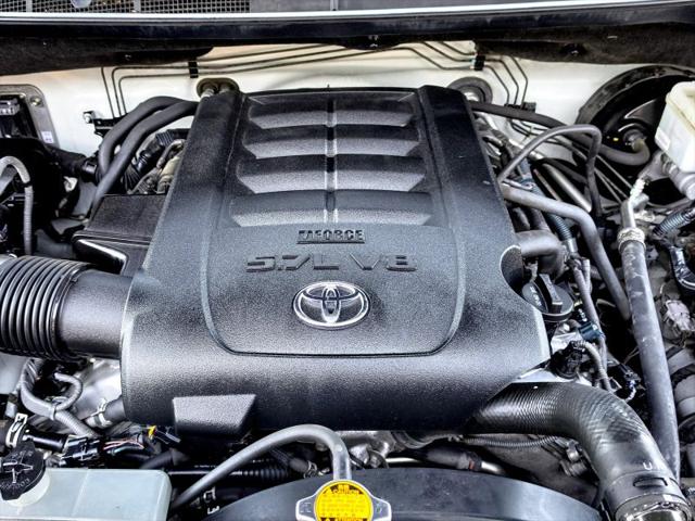 2017 Toyota Tundra SR5 5.7L V8