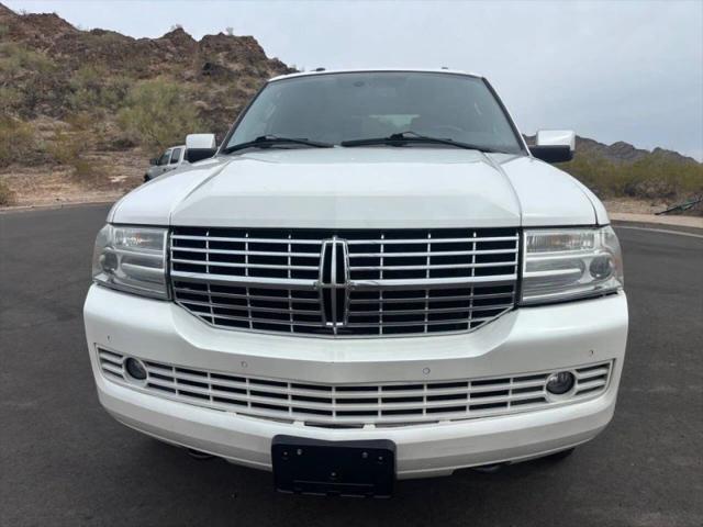 2011 Lincoln Navigator Base
