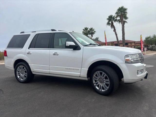 2011 Lincoln Navigator Base