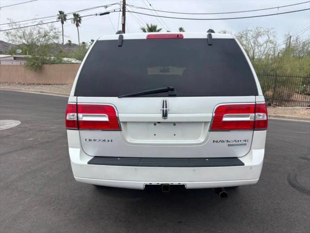 2011 Lincoln Navigator Base