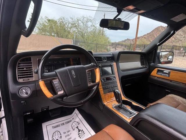 2011 Lincoln Navigator Base