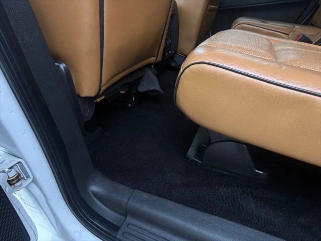 2011 Lincoln Navigator Base
