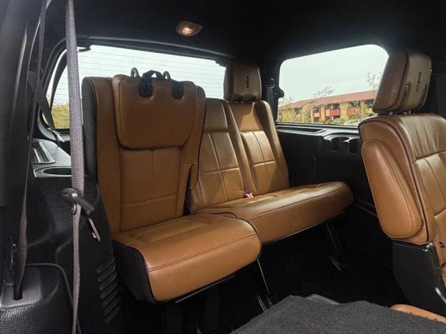 2011 Lincoln Navigator Base