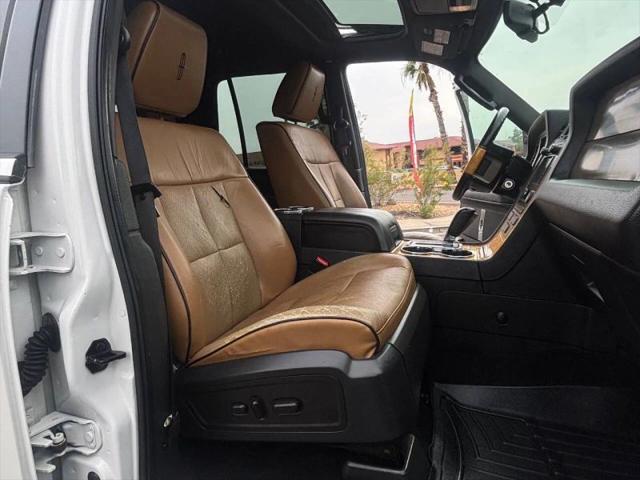 2011 Lincoln Navigator Base