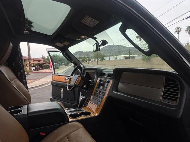 2011 Lincoln Navigator Base