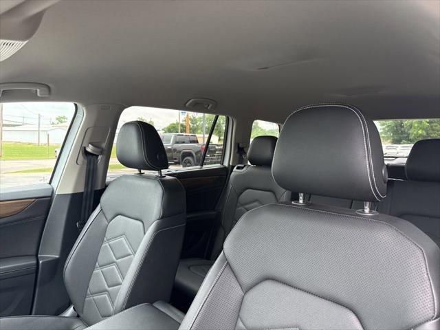 2025 Volkswagen Atlas 2.0T SE w/Technology
