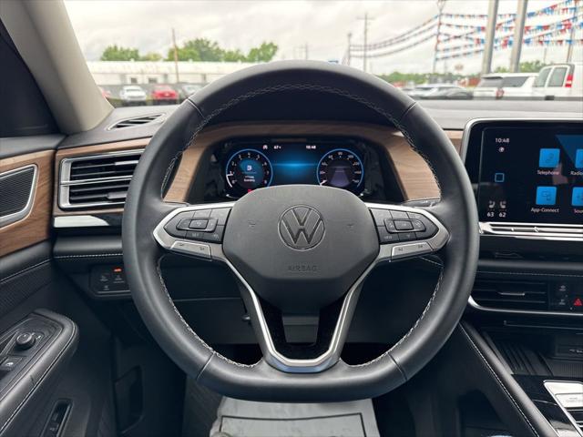 2025 Volkswagen Atlas 2.0T SE w/Technology