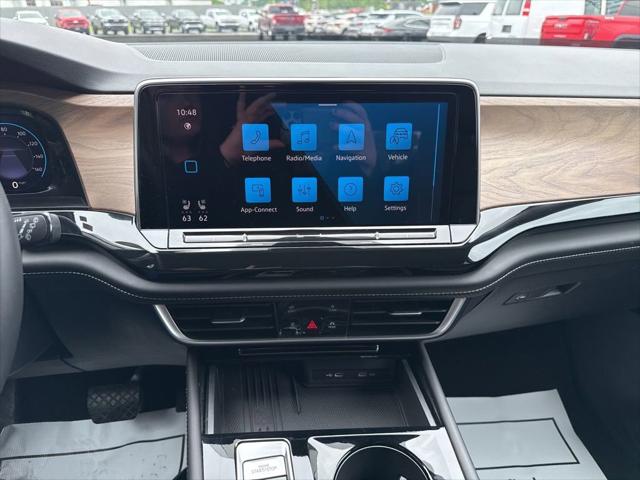 2025 Volkswagen Atlas 2.0T SE w/Technology