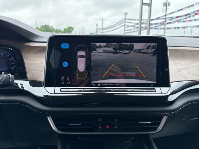 2025 Volkswagen Atlas 2.0T SE w/Technology