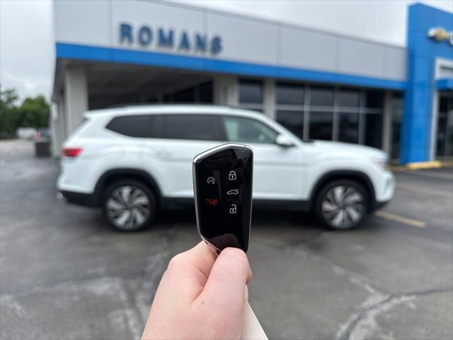2025 Volkswagen Atlas 2.0T SE w/Technology
