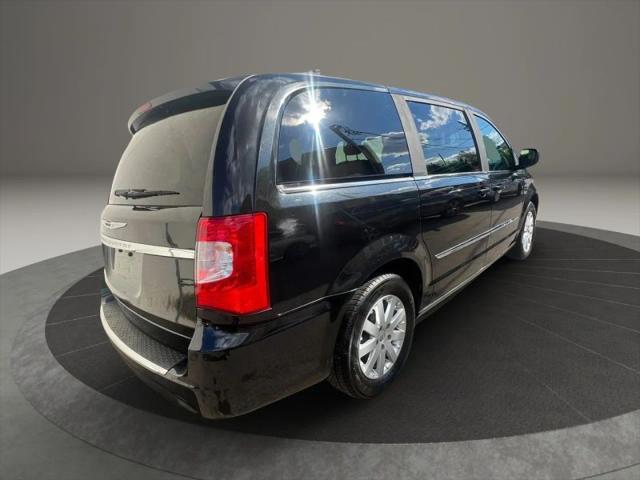 2014 Chrysler Town & Country Touring