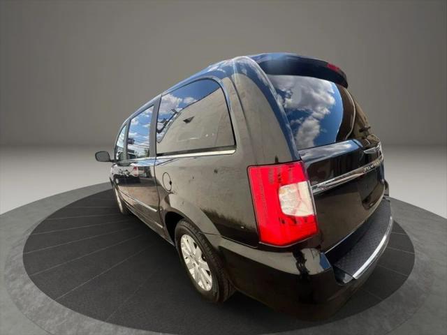 2014 Chrysler Town & Country Touring