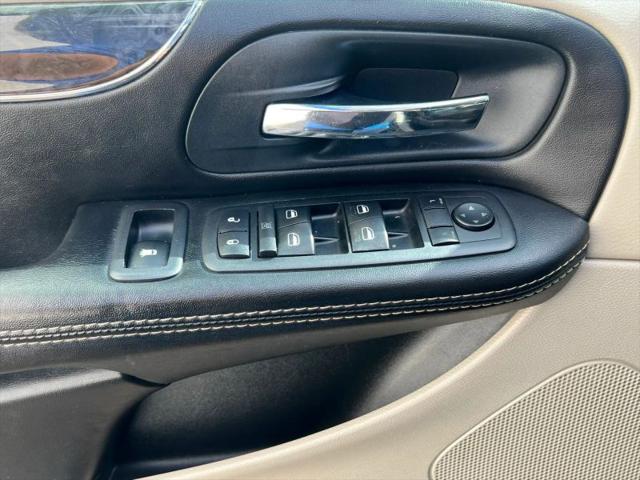 2014 Chrysler Town & Country Touring