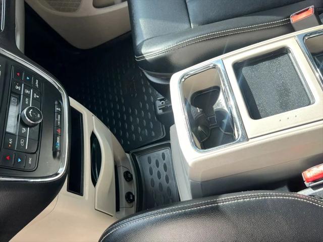 2014 Chrysler Town & Country Touring