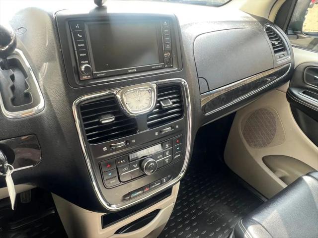 2014 Chrysler Town & Country Touring