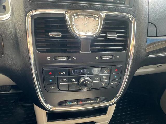 2014 Chrysler Town & Country Touring