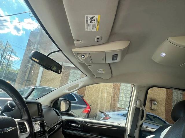 2014 Chrysler Town & Country Touring