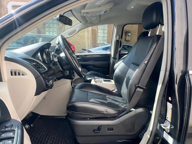 2014 Chrysler Town & Country Touring