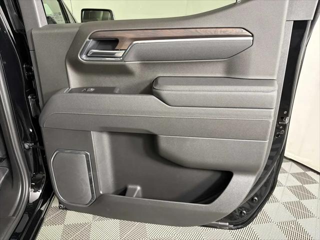 2026 GMC Sierra 1500 Crew Cab, Short Bed, SLT, 4WD