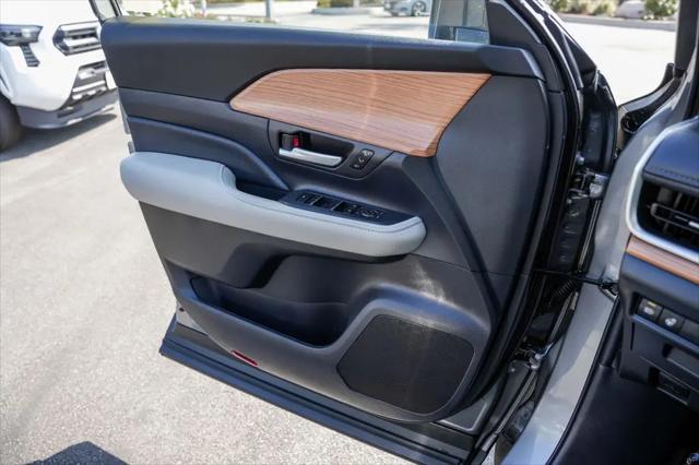 2026 Toyota Grand Highlander LE