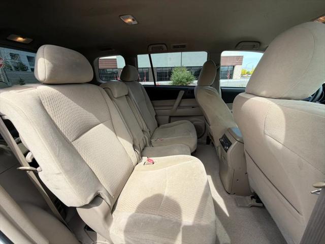 2010 Toyota Highlander Base