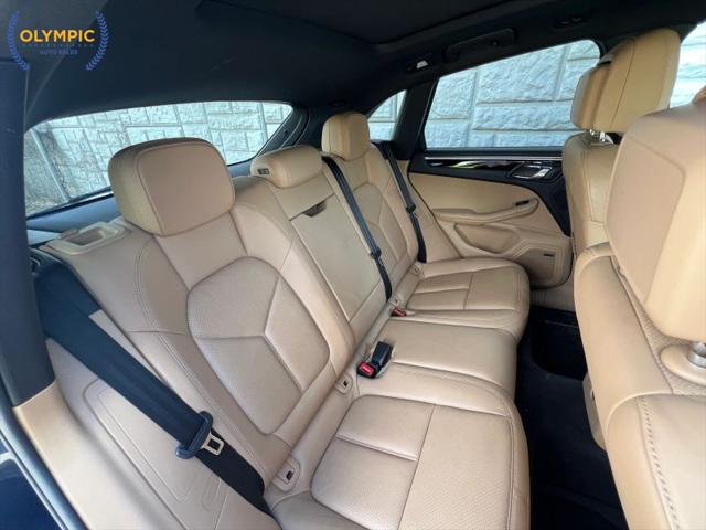 2017 Porsche Macan Base