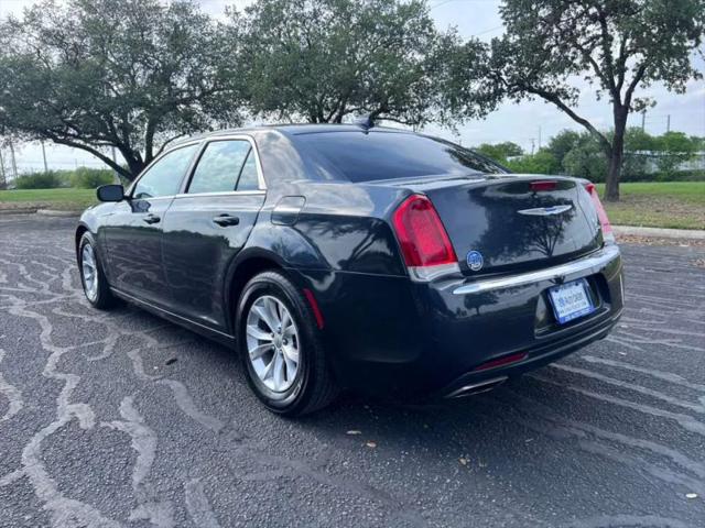 2018 Chrysler 300 Touring
