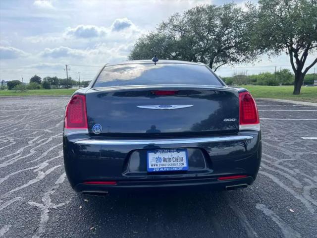 2018 Chrysler 300 Touring