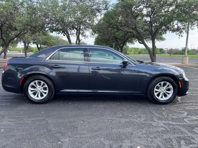 2018 Chrysler 300 Touring