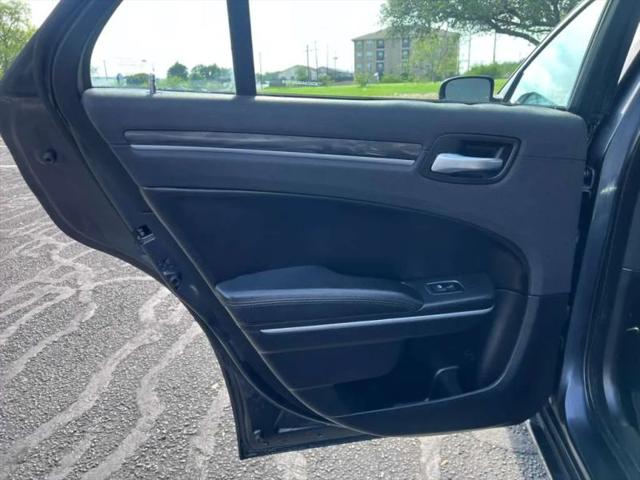 2018 Chrysler 300 Touring