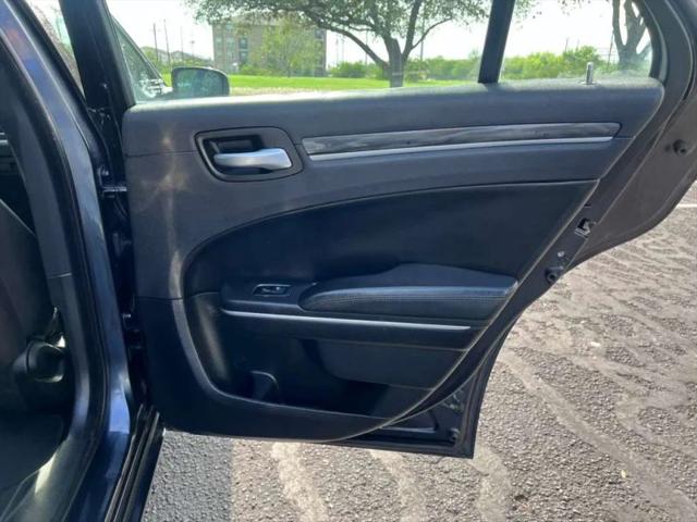 2018 Chrysler 300 Touring